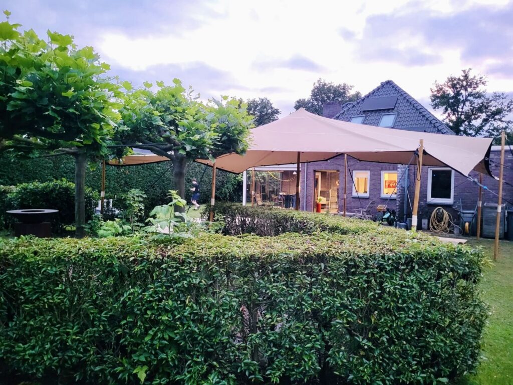 Afbraak van de stretchtent