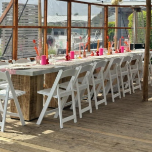 21 diner meubilair met aankleding